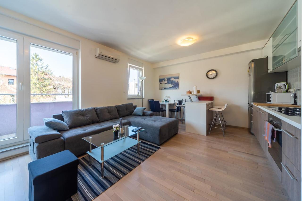 Super Petrova Apartment Ζάγκρεμπ Εξωτερικό φωτογραφία