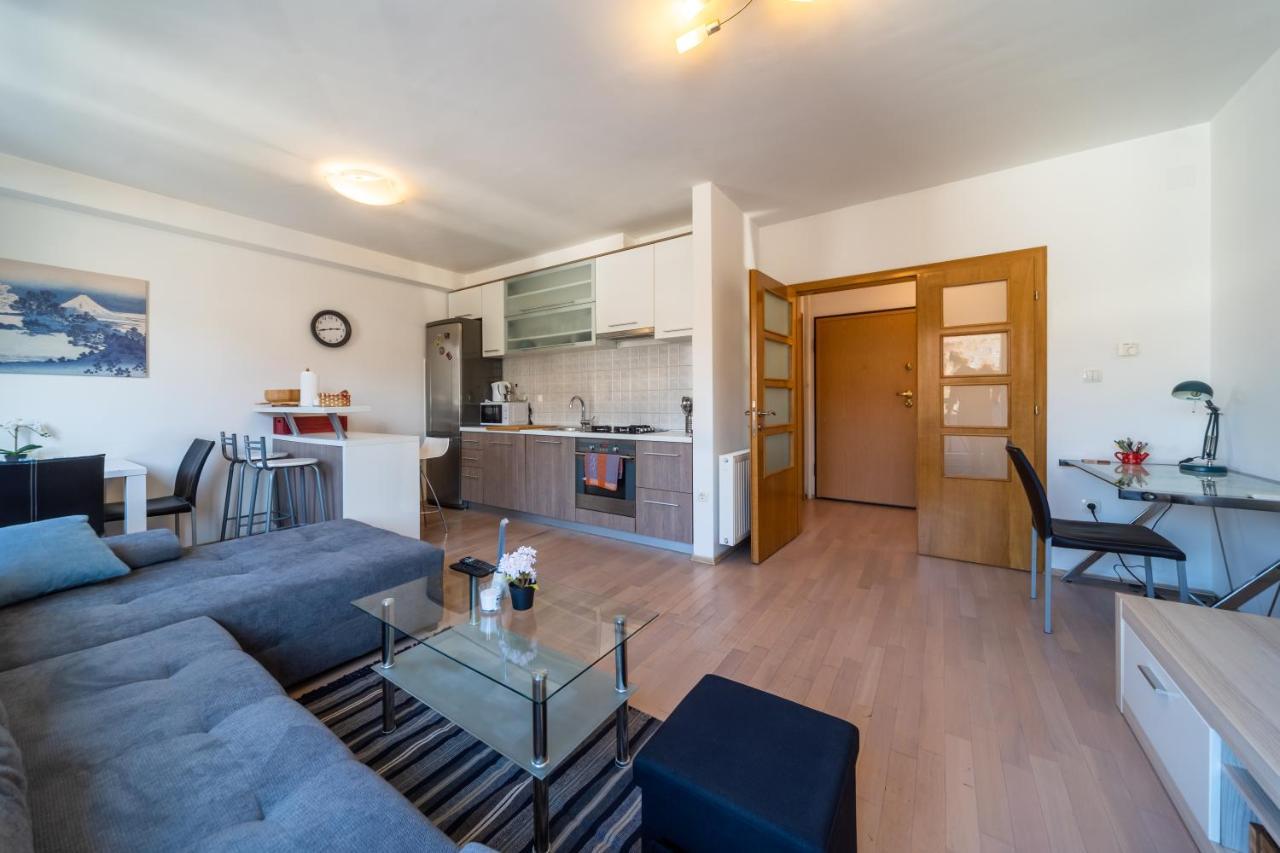 Super Petrova Apartment Ζάγκρεμπ Εξωτερικό φωτογραφία